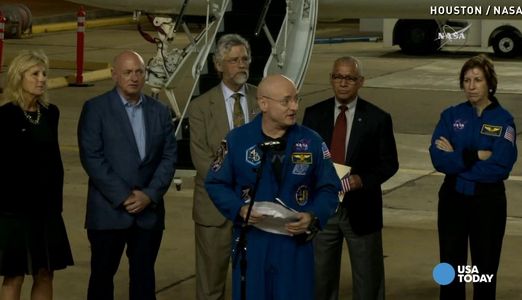 本周二，在国际空间站生活了近1年时间的美国宇航局宇航员斯科特-凯利与两名同伴搭乘“联盟号”飞船返回地球。